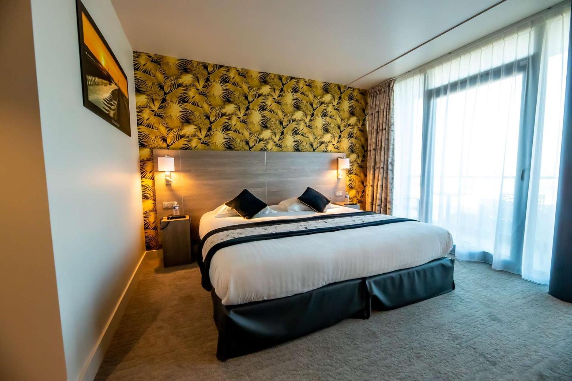 Brit Hotel Eden Spa Honfleur Exterior photo
